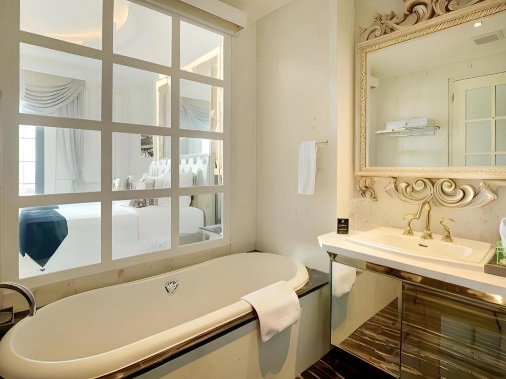 Lafayette Boutique Hotel Kejayan Екстериор снимка